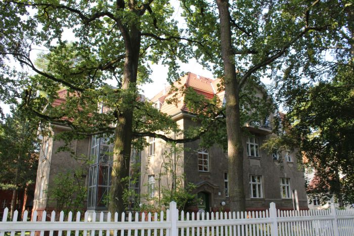 Unser Haus in der Königin Luise Str. 90
